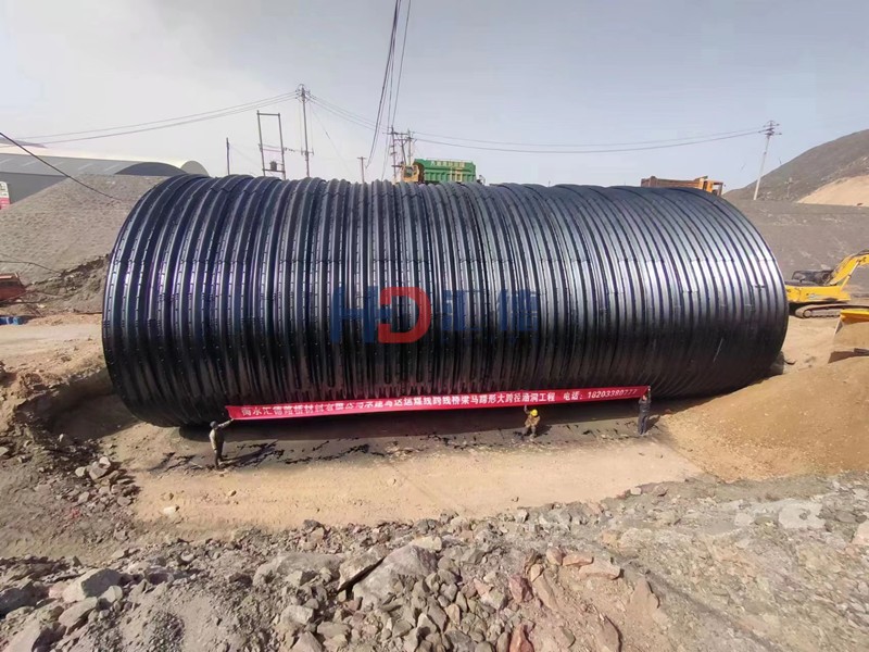 乌达运煤线跨线桥梁马蹄形大跨径涵洞工程1